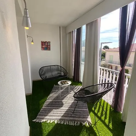 L'albertini-appartement Elegant Avec Terrasse-parking Gratuit- Lägenhet